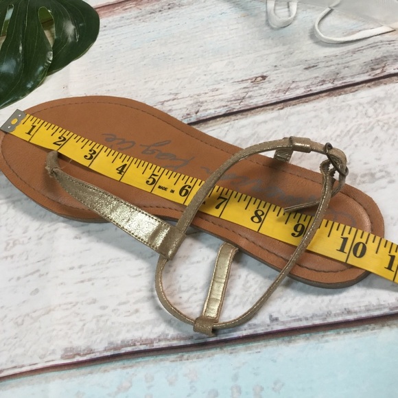 American Rag Gold Sandals - Picture 6 of 8